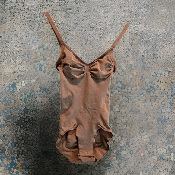Skims Sculpting Bodysuit W. Snaps size M color Brown‎ - Picture 1 of 7